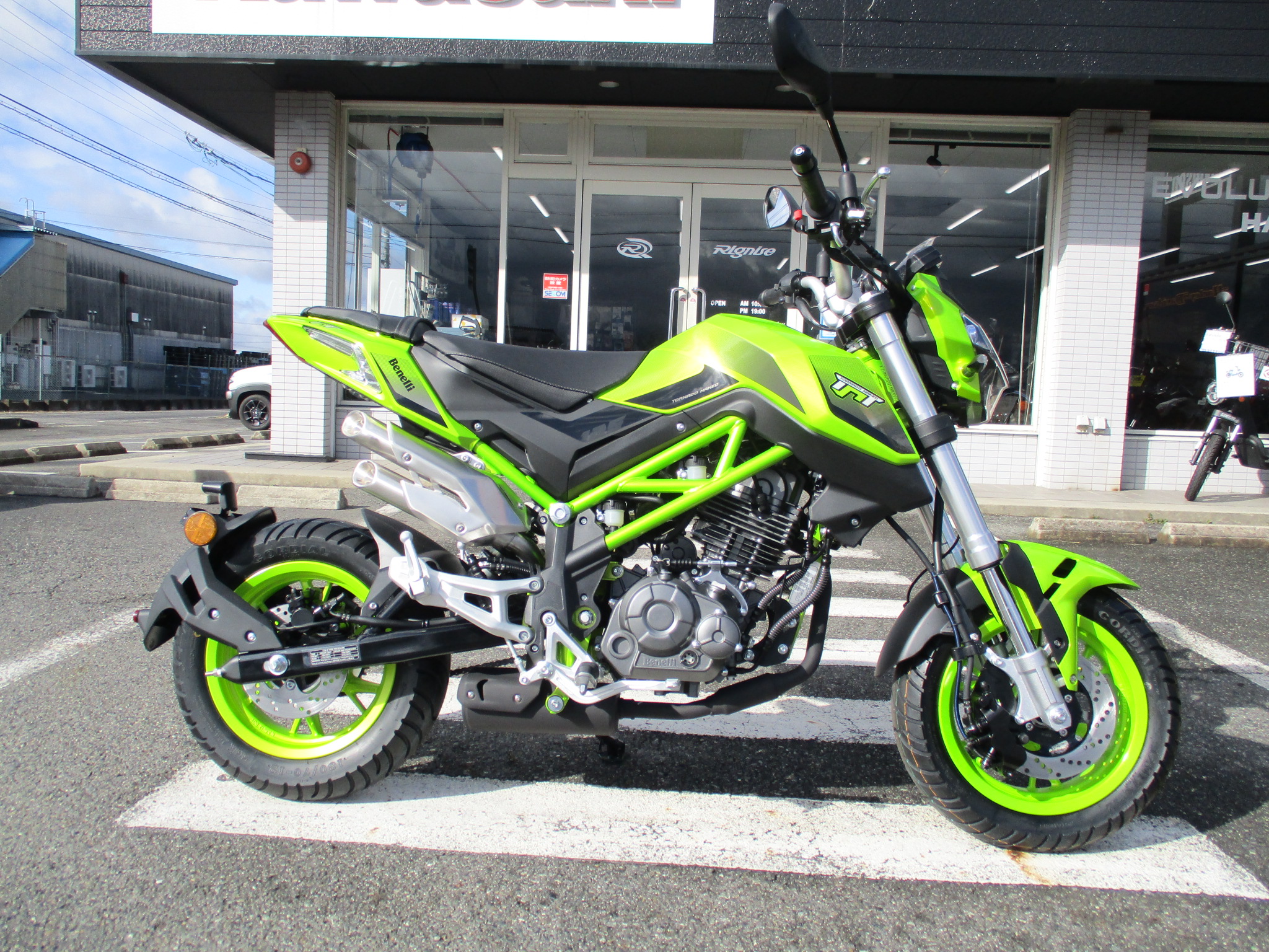 Benelli 新車TNT125 Green ｜ Rignise(リグニス)