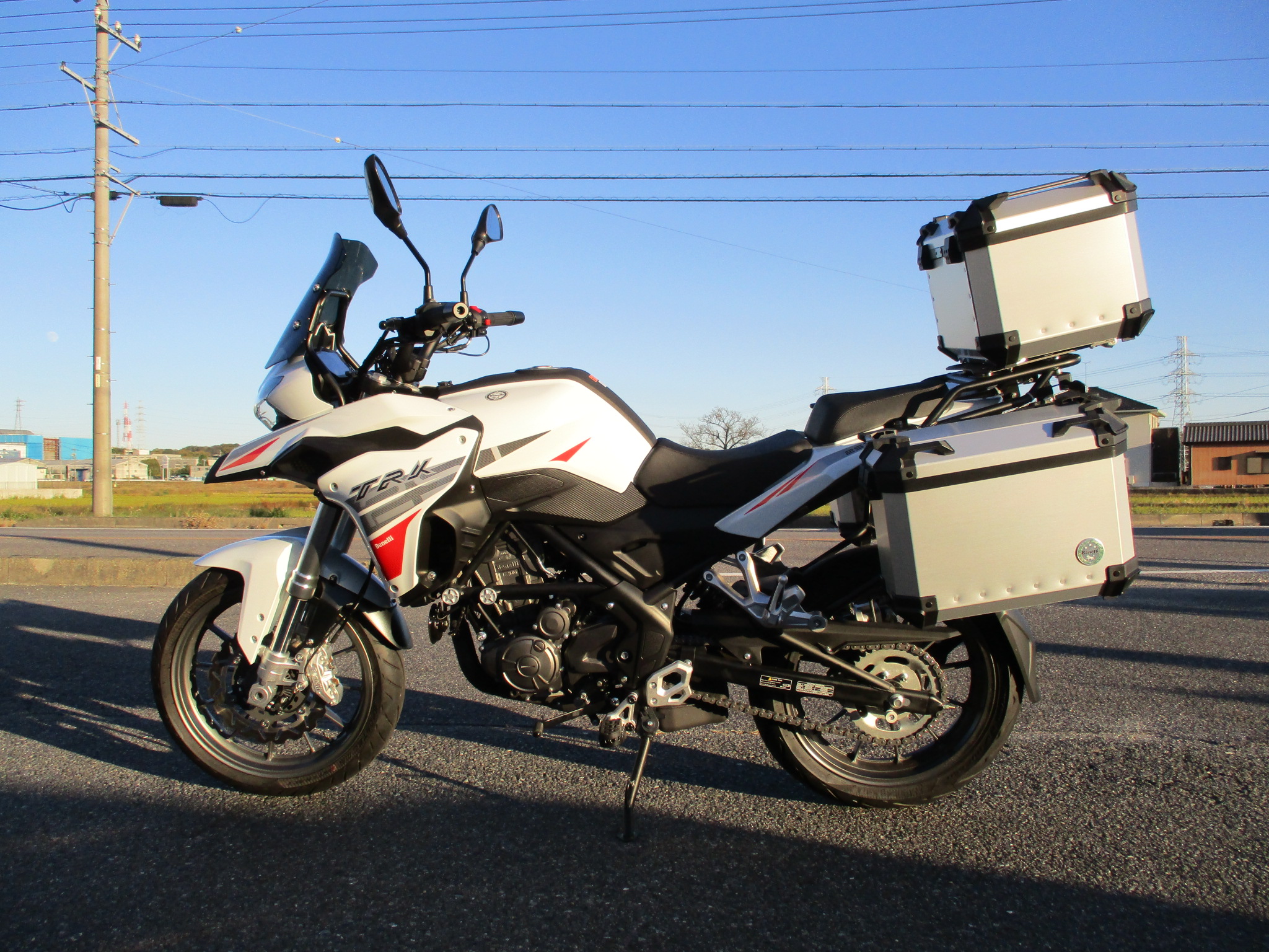 benelli TRK251中古車 パニアケース装備 ｜ Rignise(リグニス)